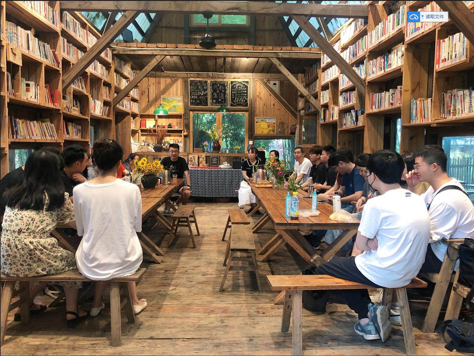 炊烟逐燎日，沃土润乡情，阡陌通众志，知心齐耕耘